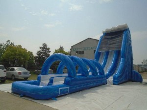 Planning a Summer Bash? Why a Large Inflatable Water Slide is a Must